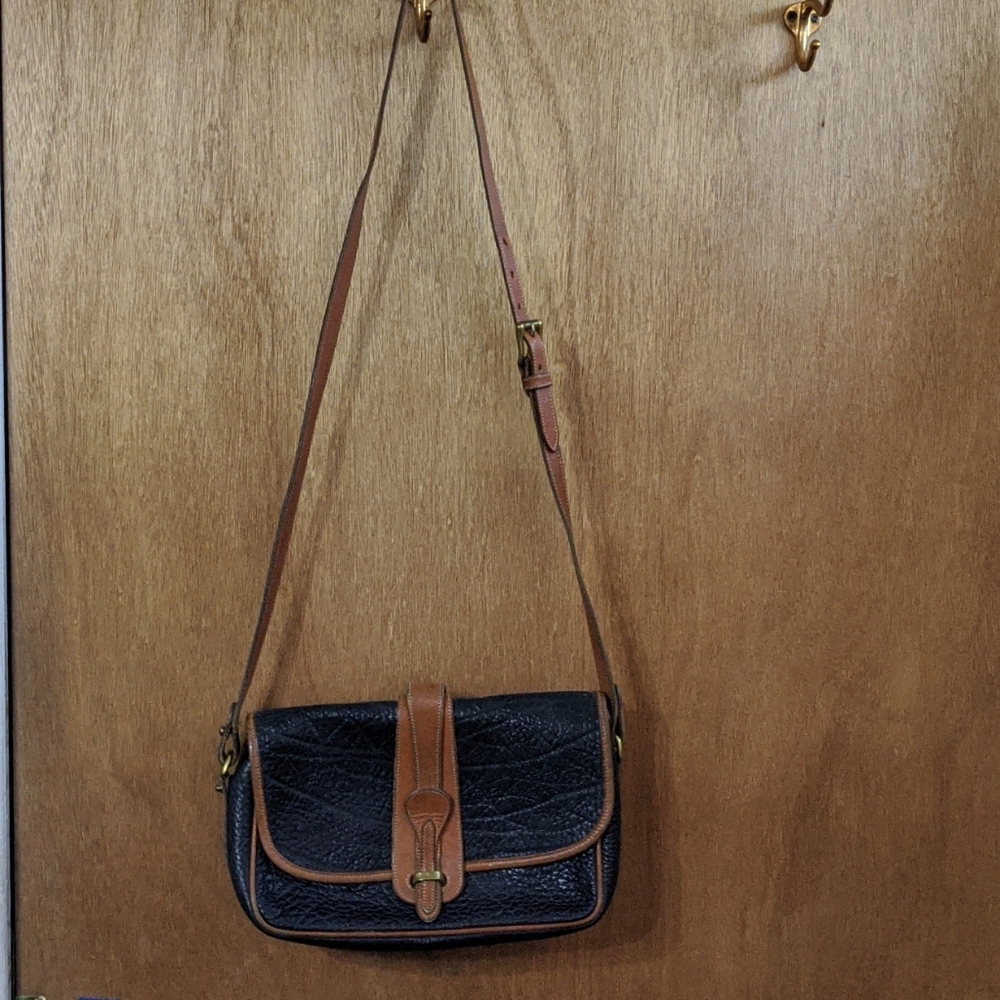 Vintage Navy and Tan Dooney